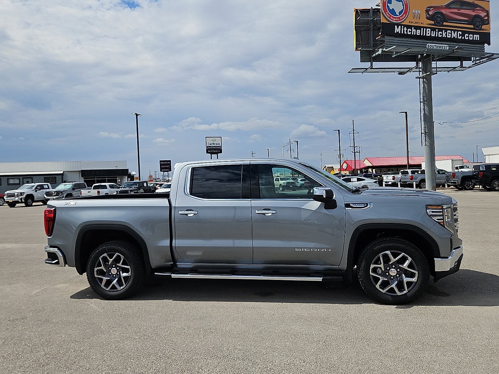 2026 GMC Sierra 1500 SLT