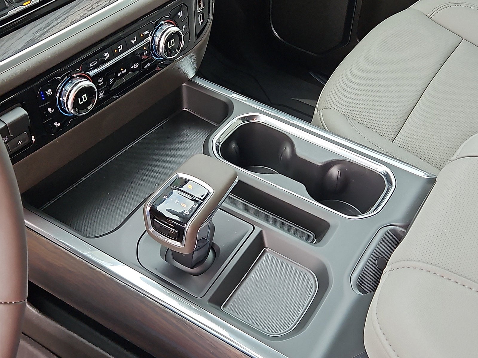 2026 GMC Sierra 1500 SLT - Photo 20