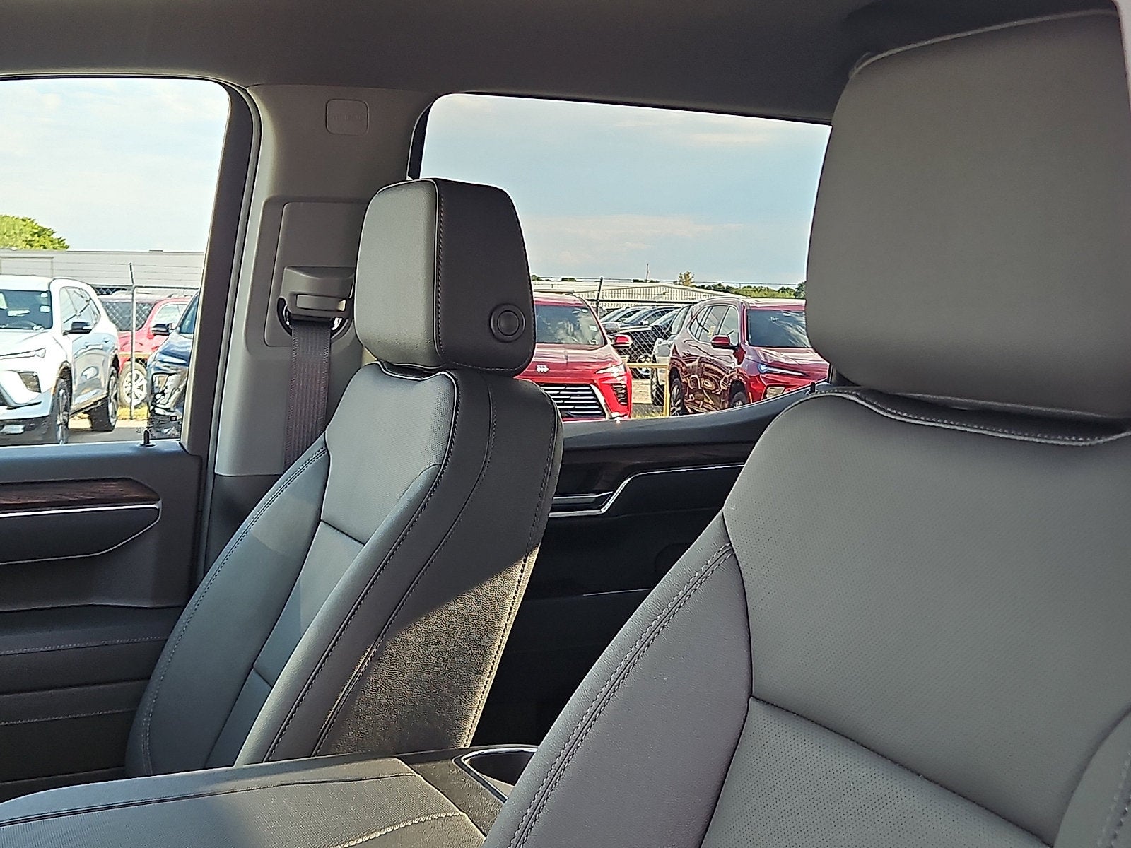 2026 GMC Sierra 1500 SLT - Photo 12