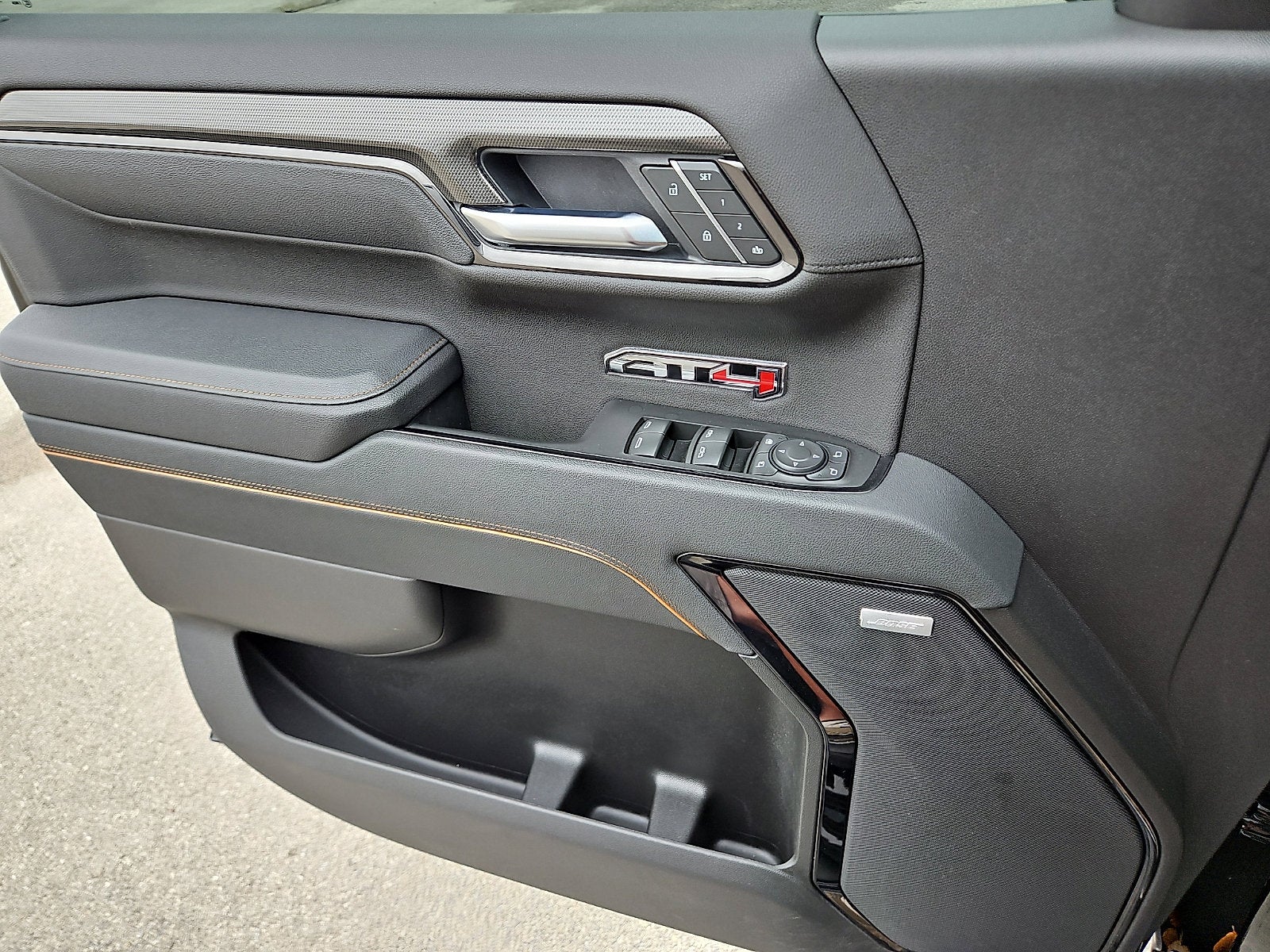 2025 GMC Sierra 1500 AT4