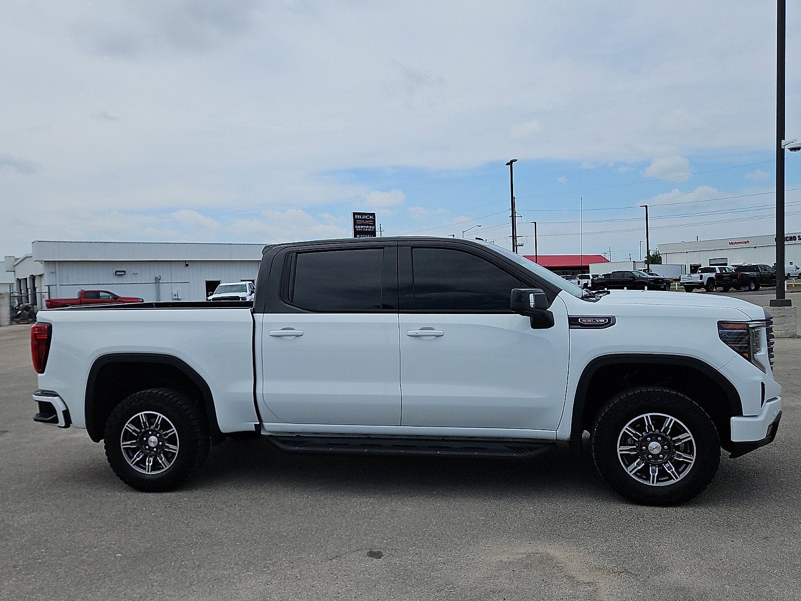 2024 GMC Sierra 1500 AT4