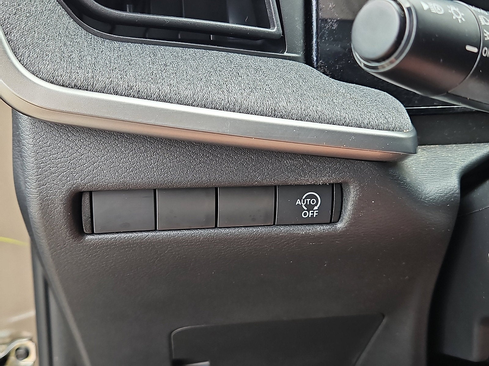 2025 Nissan Kicks SV FWD