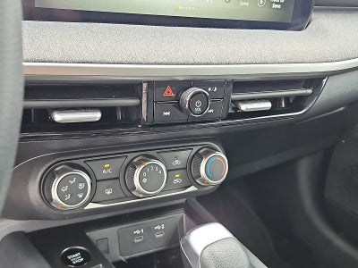 2025 Nissan Kicks SV FWD
