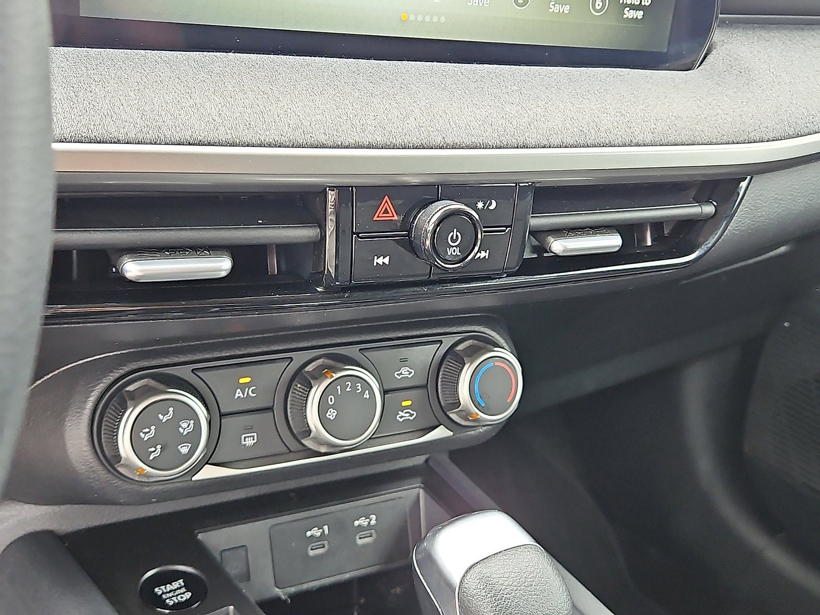 2025 Nissan Kicks SV FWD