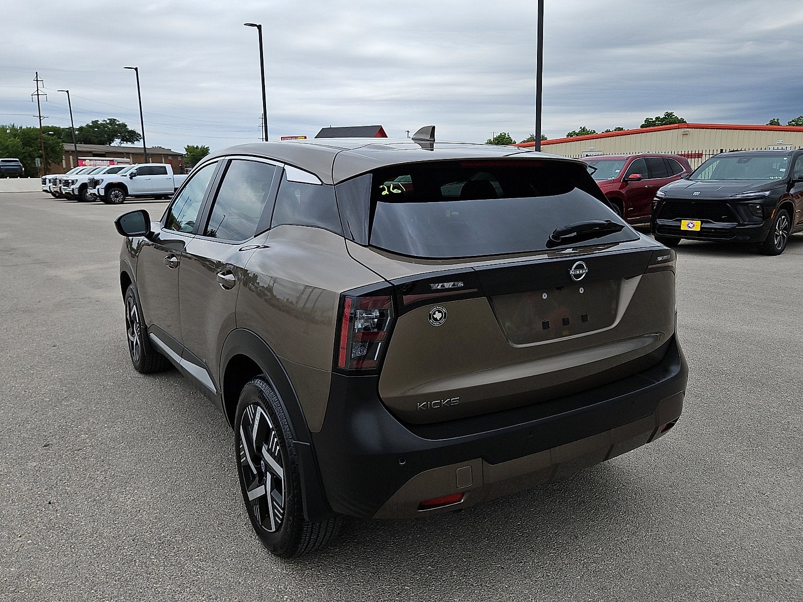 2025 Nissan Kicks SV FWD
