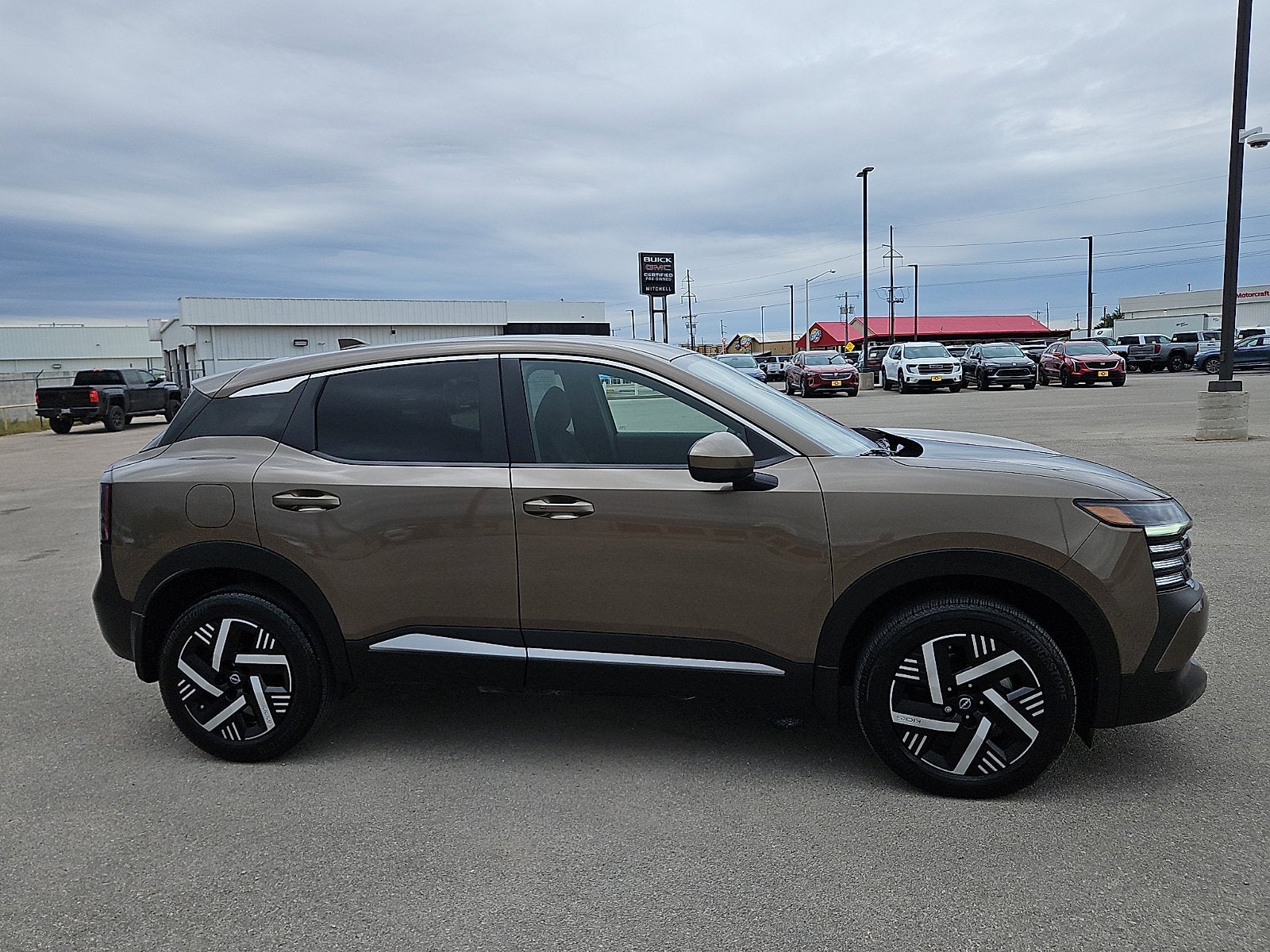 2025 Nissan Kicks SV FWD