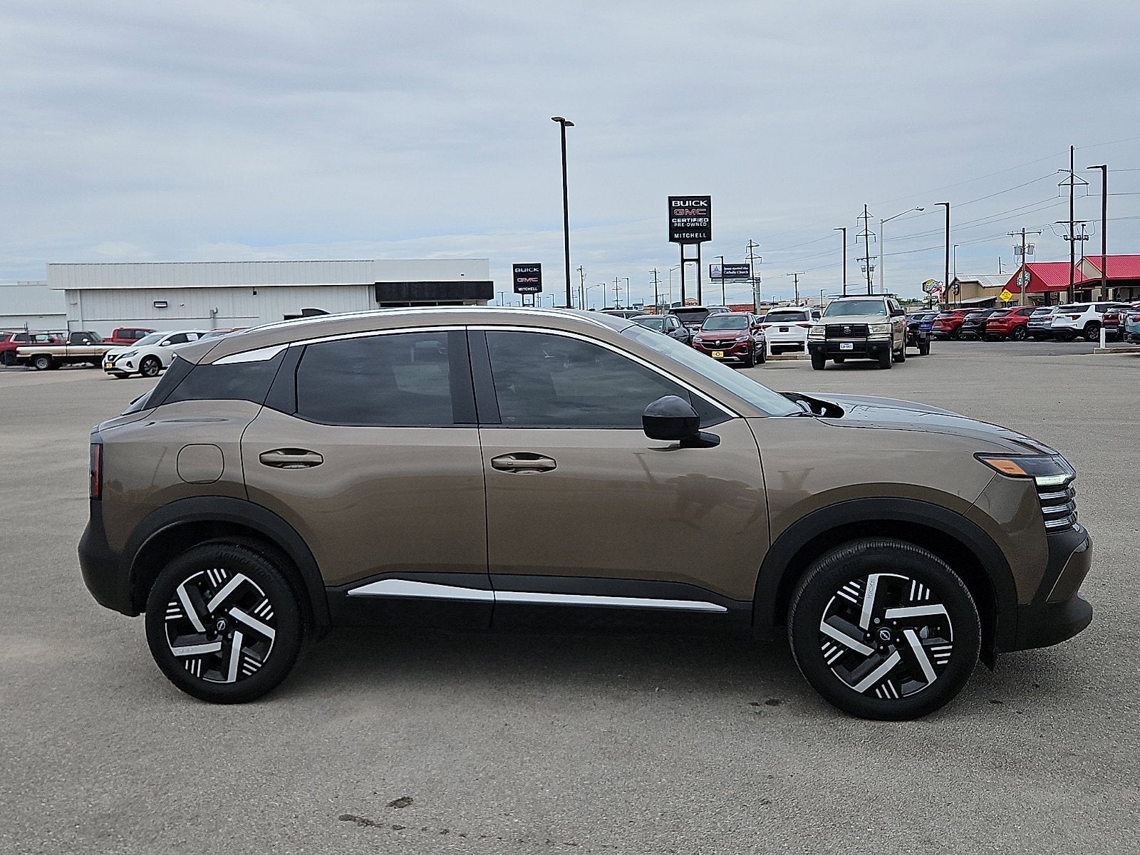 2026 Nissan Kicks SV