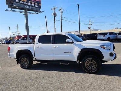 2022 Toyota Tacoma 4WD SR