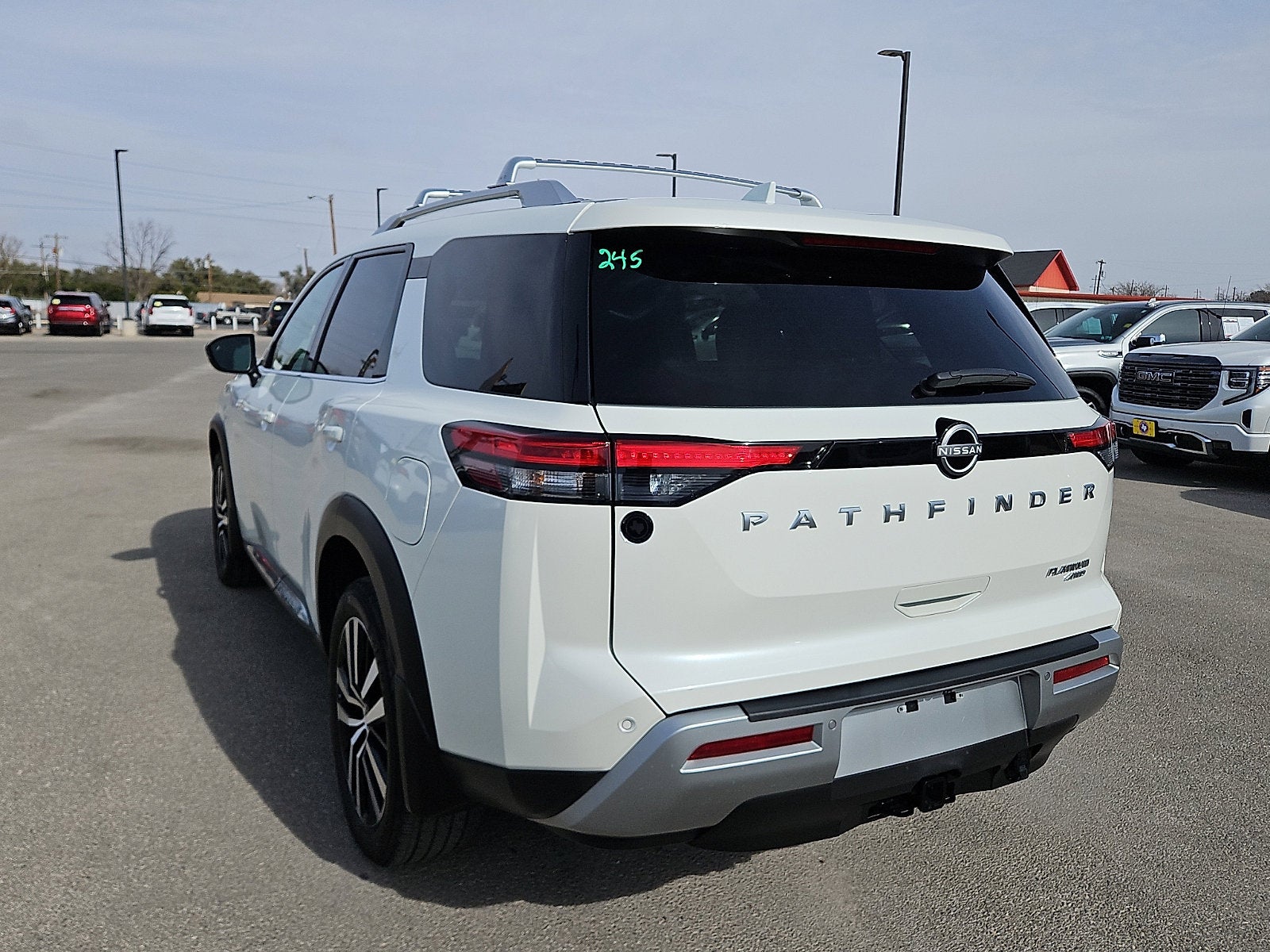 2024 Nissan Pathfinder Platinum