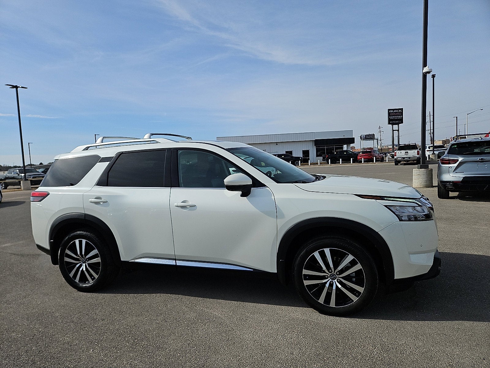 2024 Nissan Pathfinder Platinum