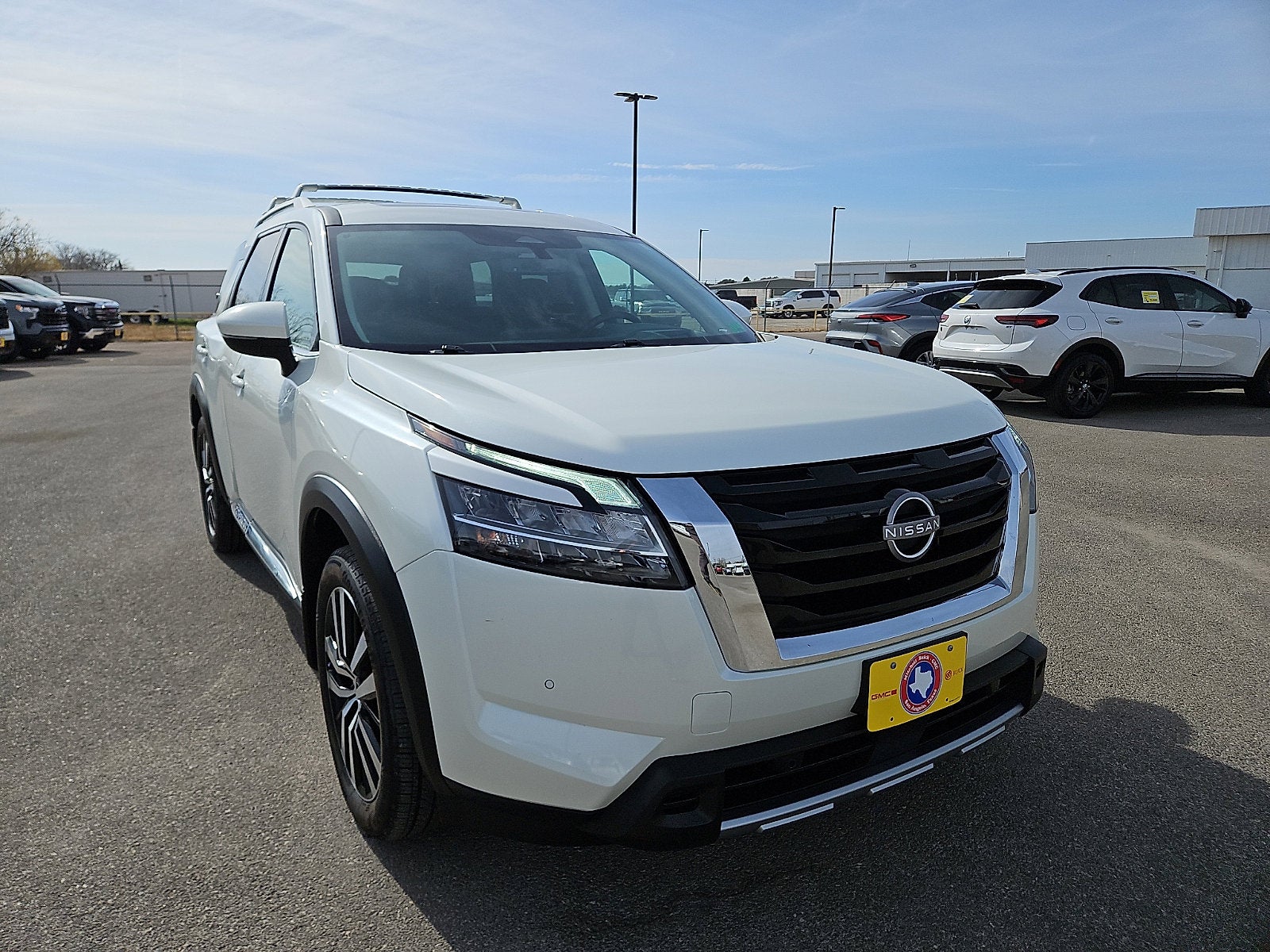 2024 Nissan Pathfinder Platinum