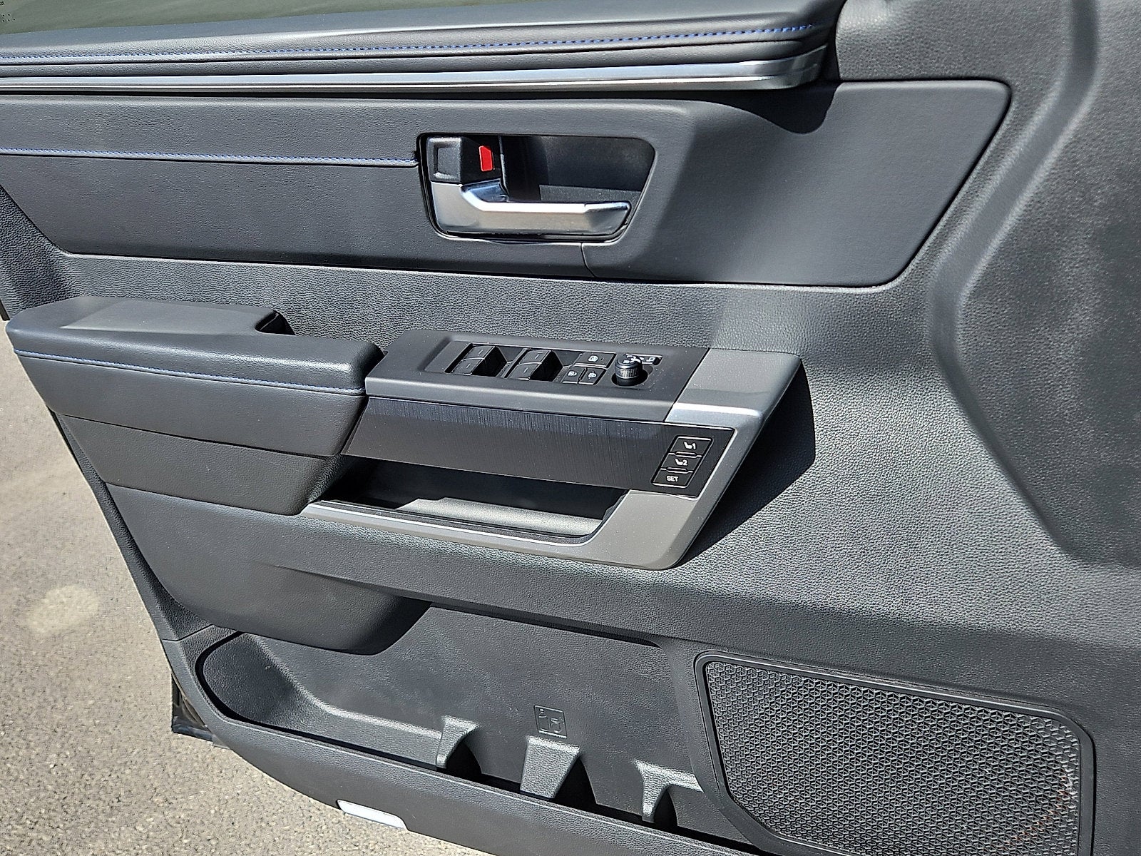 2025 Toyota Tundra Hybrid Platinum Hybrid CrewMax 5.5' Bed