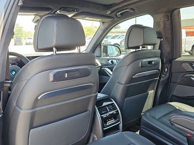 2026 BMW X7 M60i