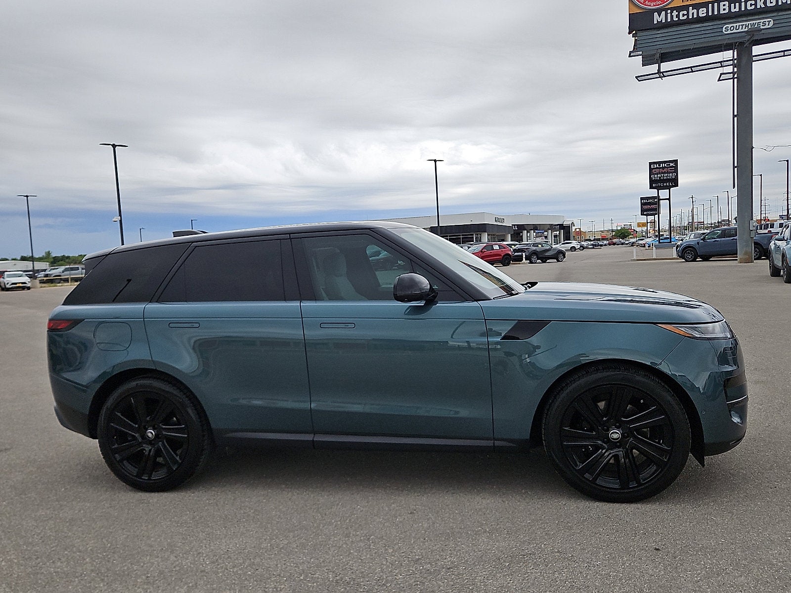 2024 Land Rover Range Rover Sport SE