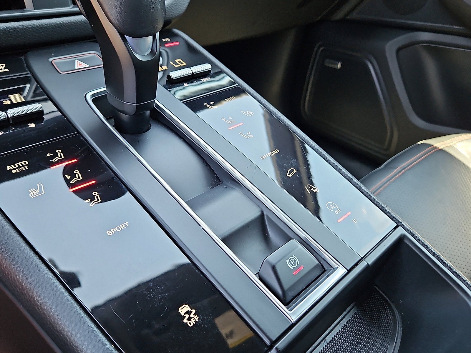2022 Porsche Macan 4DR AWD